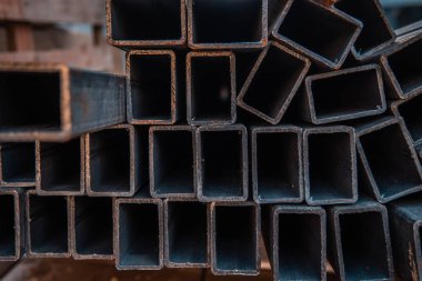 İnşaat için çelik çubuk. Metal boru profili. Stok fotoğrafım.