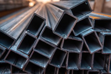 İnşaat için çelik çubuk. Metal boru profili. Stok fotoğrafım.