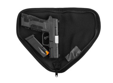 Siyah tabanca beyaz arka planda izole edilmiş. Kısa namlulu.