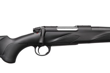 Modern cıvata karabinası beyaz arka planda izole edilmiş. Hu için silahlar