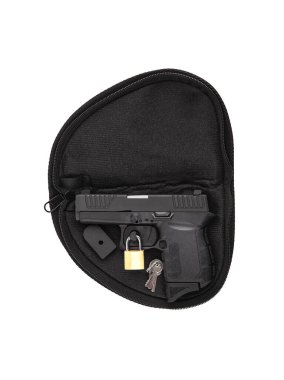 Beyaz bir arka planda izolasyon taşıyan modern küçük silah. Tabanca. Spor ve nefsi müdafaa silahları..