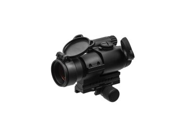 Modern siyah optik dürbün beyazda izole edilmiş bir silah için. Beyaz arkaplanda görüş alanı izole edildi