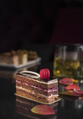 Bıldırcın yumurta, gri zemin parlak sarısı çöktü