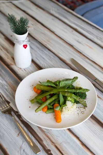 stock image Asparagus salad with carrot