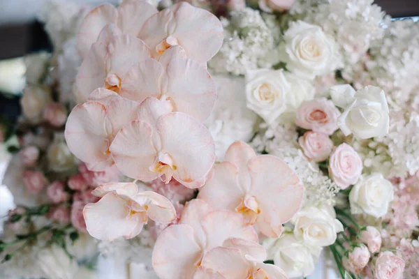 Wedding Arch Decorated White Flowers Flower Compositions Pink White Flowers — Stock Photo, Image