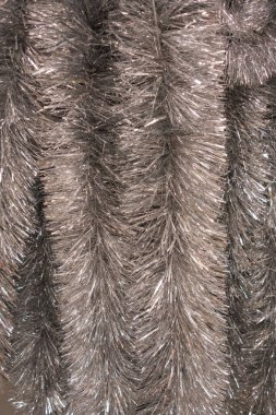 Yeni yıl ve Noel hala hayattadır. Noel ağacı için Tinsel