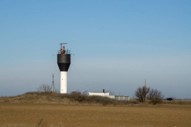 Odessa Ukrayna. 2020.22.01. Yuzhny Limanı yakınlarındaki deniz feneri..