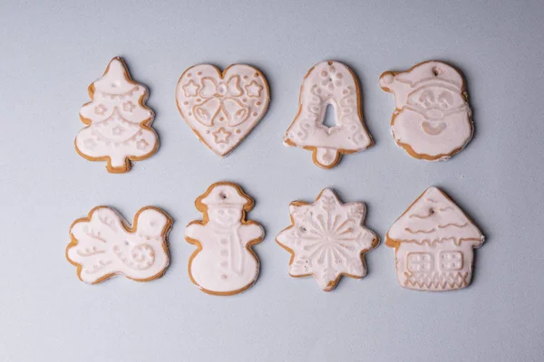 Diversi biscotti fatti a mano a forma di smalto a forma di C — Foto Stock