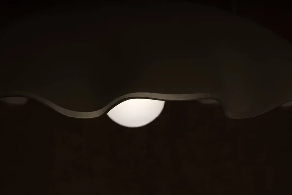Linha de luz e parte de um círculo em um fundo preto. Lâmpada LED — Fotografia de Stock