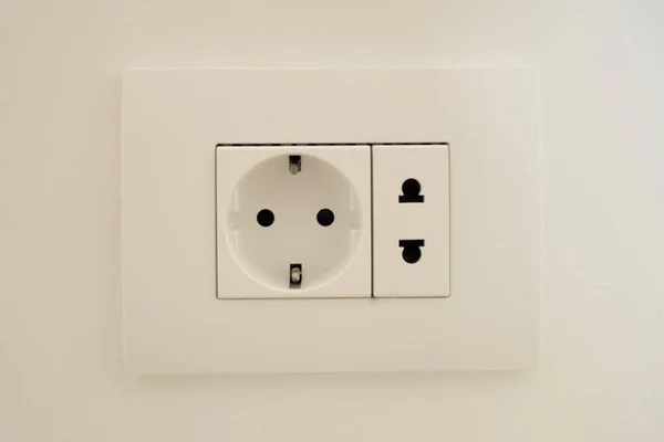 Block White Outlets Consisting One Standard Outlet Grounding One Standard — Stock Photo, Image