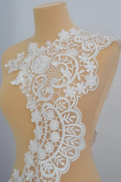 Dentelle blanche photo de stock sur mannequin, mannequin — Photo