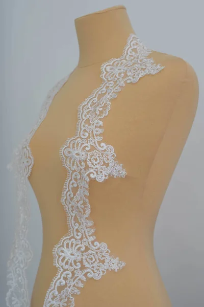 Dentelle blanche photo de stock sur mannequin, mannequin — Photo