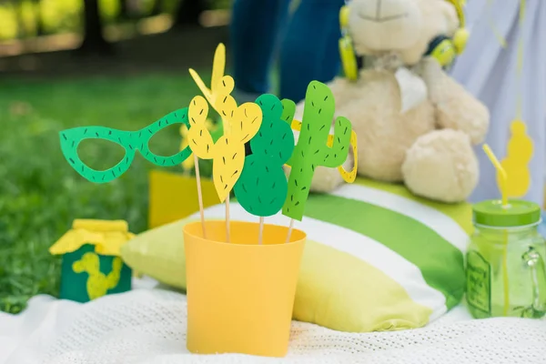 Concepto de verano. Fiesta de cactus, picnic, día —  Fotos de Stock