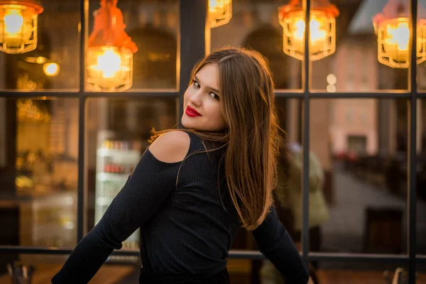 Cabeza Retrato Adolescente Feliz Jengibre Con Sonrisa Mirando Cámara Fondo — Foto de Stock