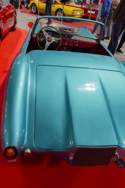 Eski ve yeni arabaların detaylarının toplanması