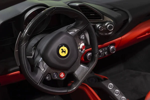 Eski ve yeni arabaların detaylarının toplanması