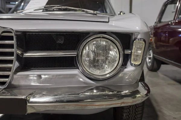 Eski ve yeni arabaların detaylarının toplanması