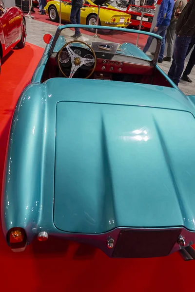 Eski ve yeni arabaların detaylarının toplanması