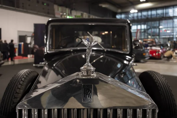 Eski ve yeni arabaların detaylarının toplanması