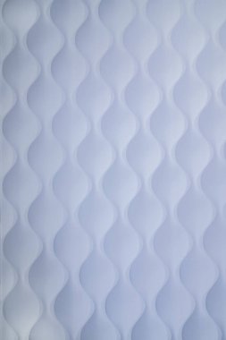 Modern beyaz kabartmalı duvar