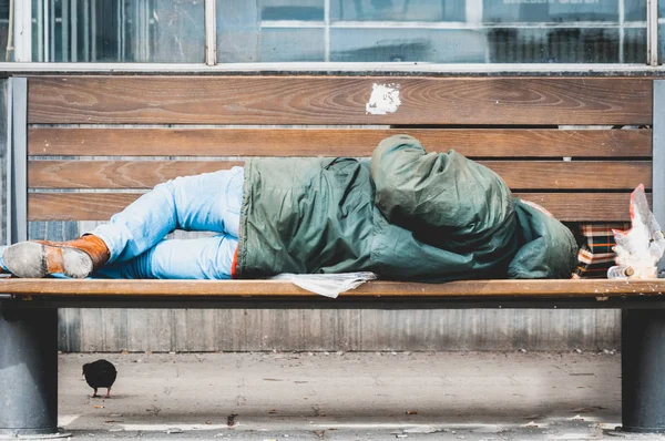 Poor Homeless Man Refugee Sleeping Wooden Bench Urban Street City — Stock Photo, Image