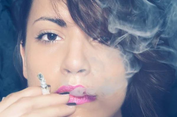 Girl Lipstick Smoking Cigarette Cloud Smoke Close Portrait Selective Focus — Stock Photo, Image
