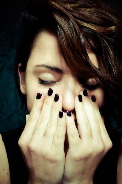 Young Depressed Woman Feeling Miserable Lonely Cover Her Face Her — Stock Photo, Image