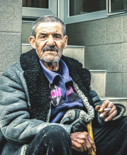 Old Poor Homeless Gypsy Man Sitting Stairs Street Smoking Cigarette — Stock Photo, Image