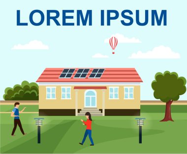 İnsanlar çimlerde güneş enerjili ışıklarla yürür