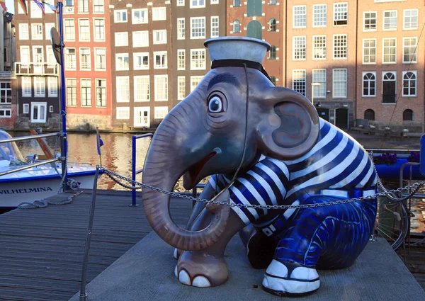 Sculptuur van olifant matroos, Amsterdam — Stockfoto
