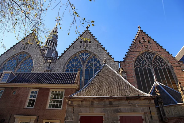 Igreja Velha em Amsterdã, Holanda — Fotografia de Stock