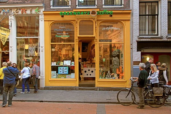 Coffeeshop außen in amsterdam, Niederlande — Stockfoto