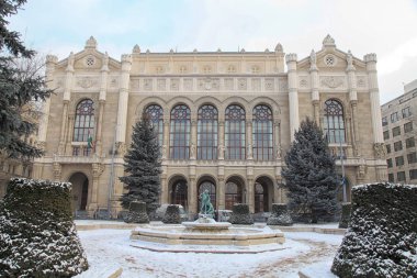 Vigado konser salonu kışın, Budapeşte, Macaristan.