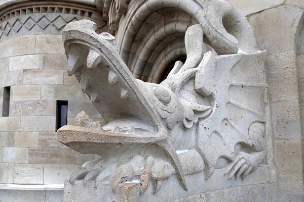 Détail du dragon du bastion de Fisher, Budapest — Photo