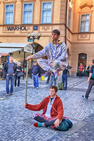 Magic street performance at the Old Town Square in Prague — Stock Photo, Image