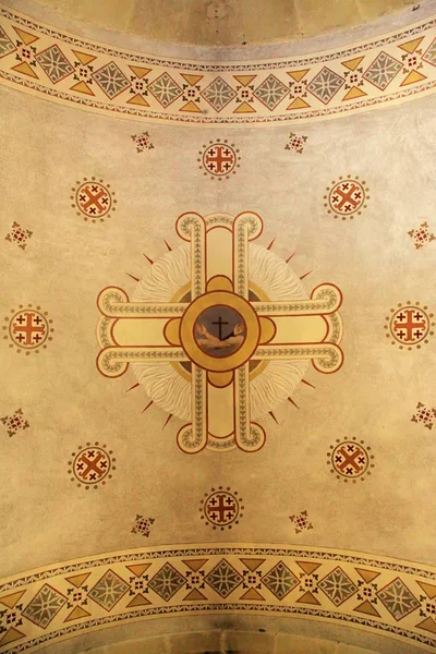 Ornamental fresco ceiling in the Chapel of Moses, Israel — Stock Photo, Image