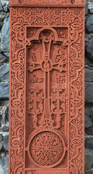 Хачкар - священный крестовый камень в Армении — стоковое фото