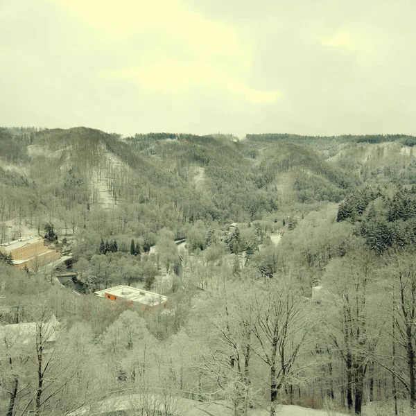 Winter auf Waldhügeln (Tschechische Republik)). — Stockfoto