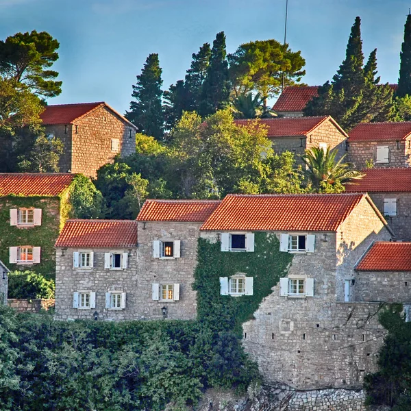 Mittelalterliche Häuser, sveti stefan, montenegro — Stockfoto