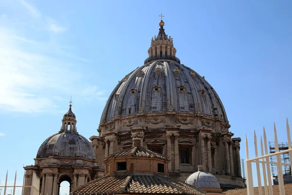 A Cúpula da Basílica de São Pedro, Roma, itália — Fotografia de Stock