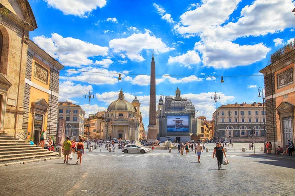 Piazza del Popolo (People's Square) i Rom, Italien. — Stockfoto