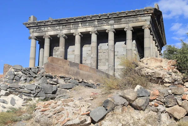 Храм Garni знаходиться Елліністичний храм в Garni, Вірменія. — стокове фото