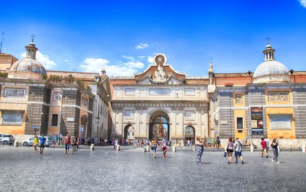 Paesaggio urbano con Piazza del Popolo a Roma — Foto Stock