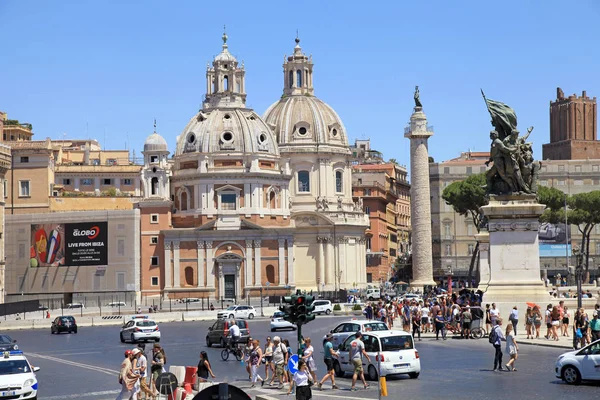 ヴェネツィア広場 (広場)、ローマ、イタリアのビュー. — ストック写真