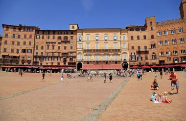 Piazza del Campo Şehir Meydanı Siena, İtalya.