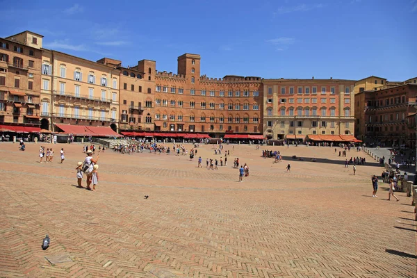 Placu miasta Piazza del Campo w mieście Siena, Włochy. — Zdjęcie stockowe