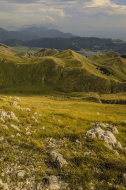 Panoramik manzaralı bir dağ manzarası