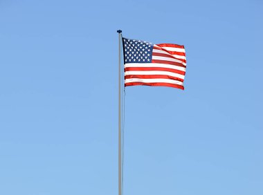 Amerika Birleşik Devletleri havada sallayarak bayrak