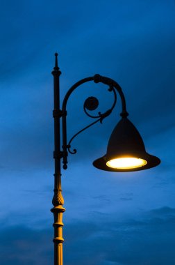 Sokak lambasının şehir aydınlatma için