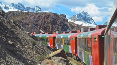 Ferrocarril Merkez Lima ve kurulumu, Peru arasında. And Dağları geçiş, bu tren dünyada 2 yüksek tren olduğunu.